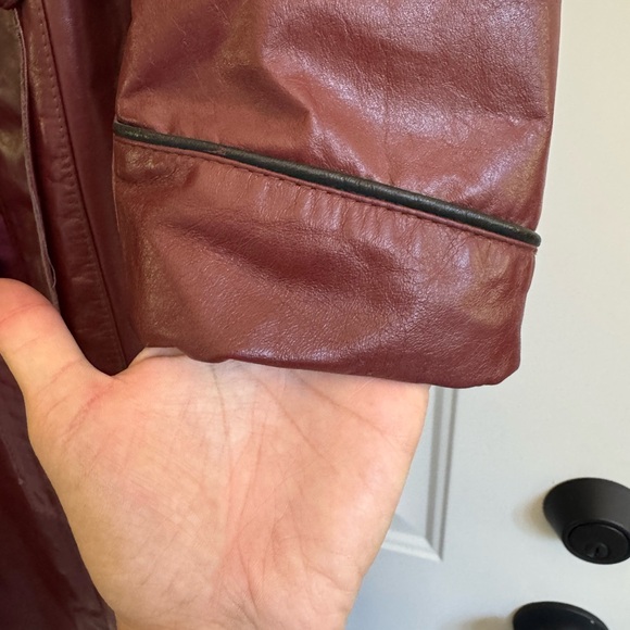 Vintage 70s style Women's Burgundy Leather Coat - Picture 4 of 10